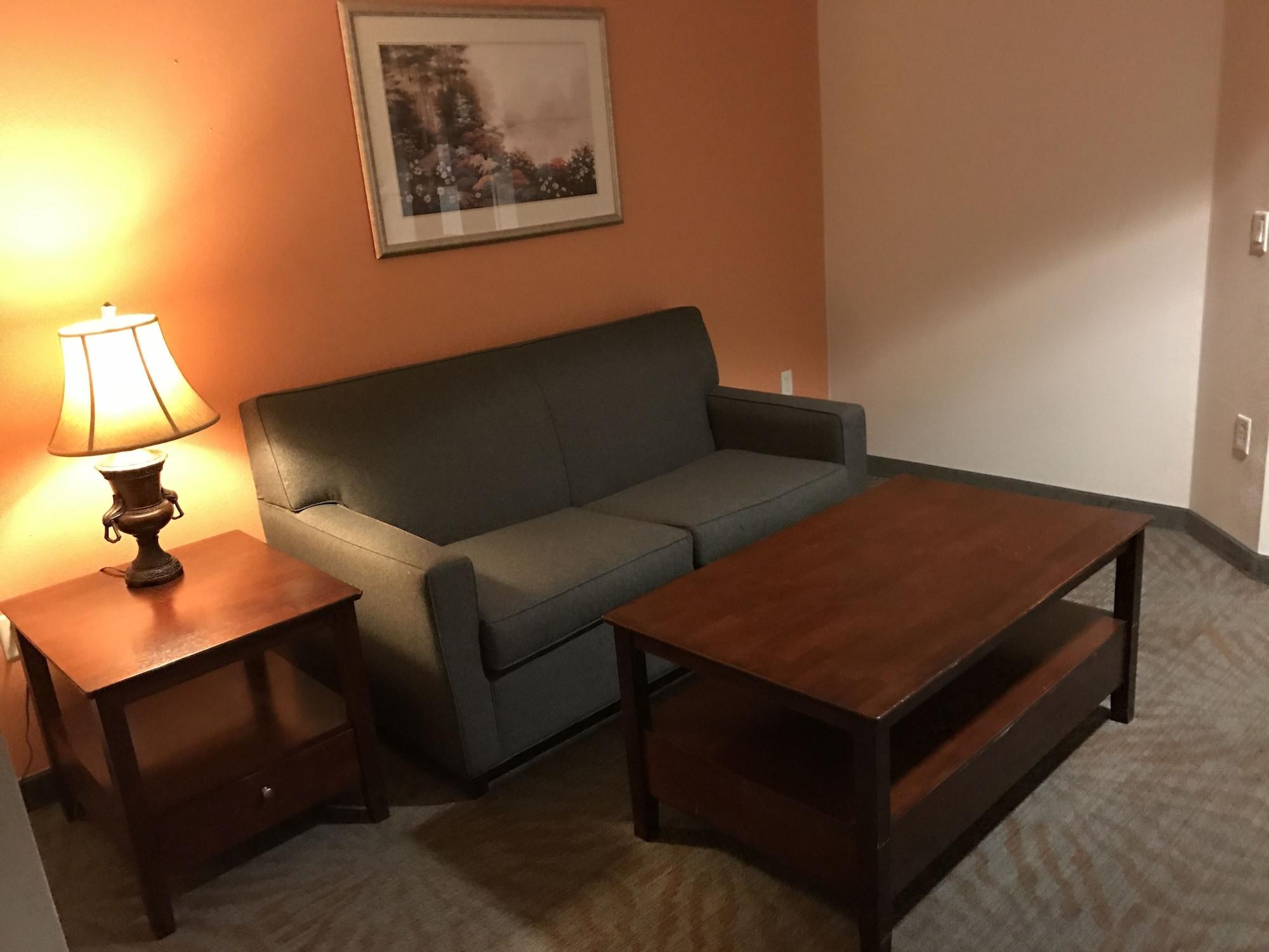 Super 8 By Wyndham West Hotel 2*