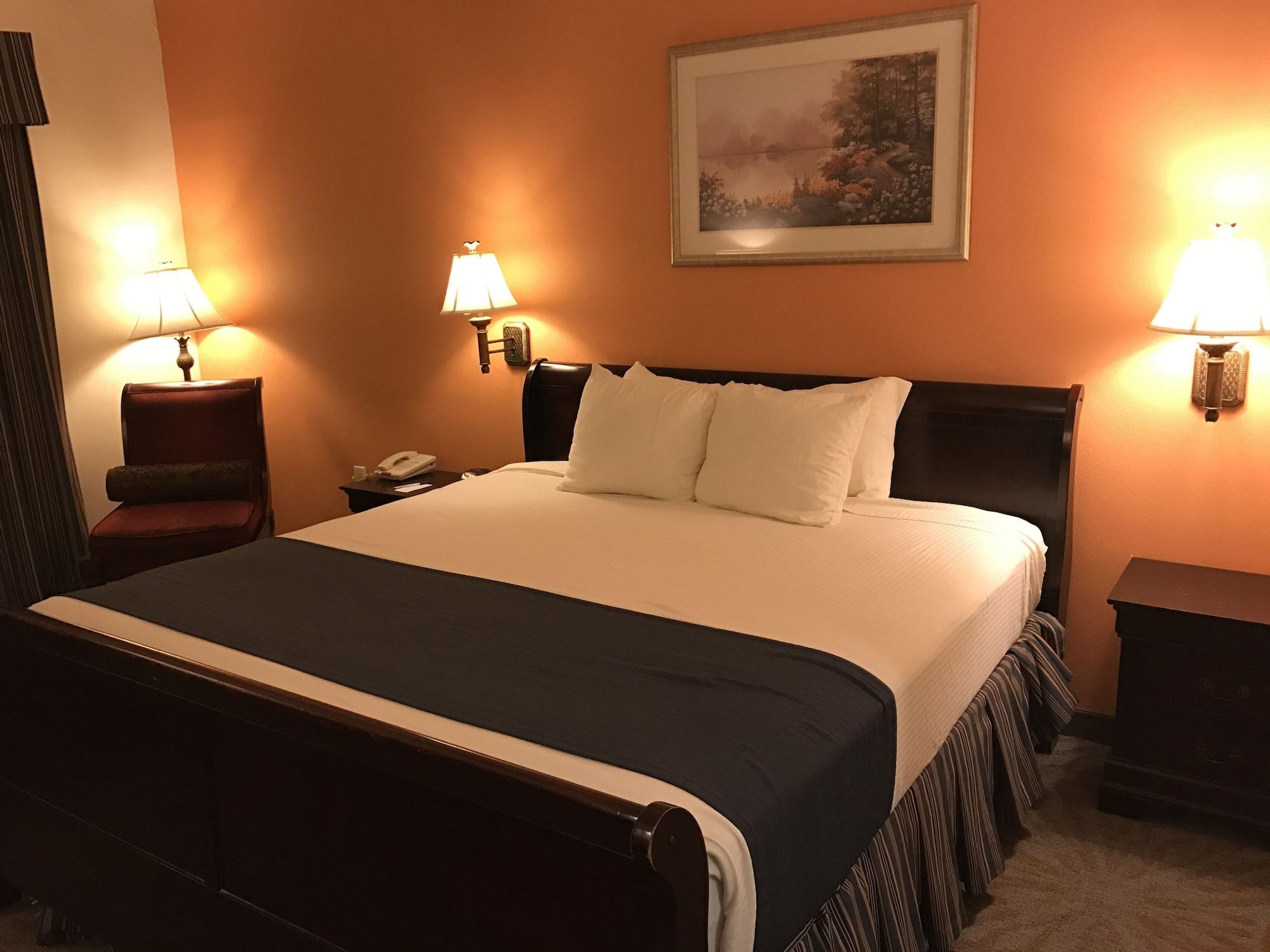 Super 8 By Wyndham West Hotel 2*